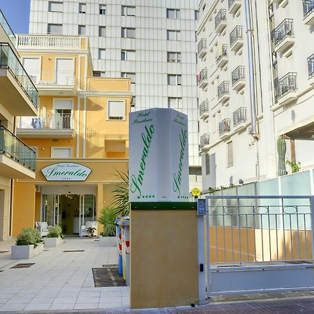 Residence Suite Smeraldo リッチョーネ エクステリア 写真