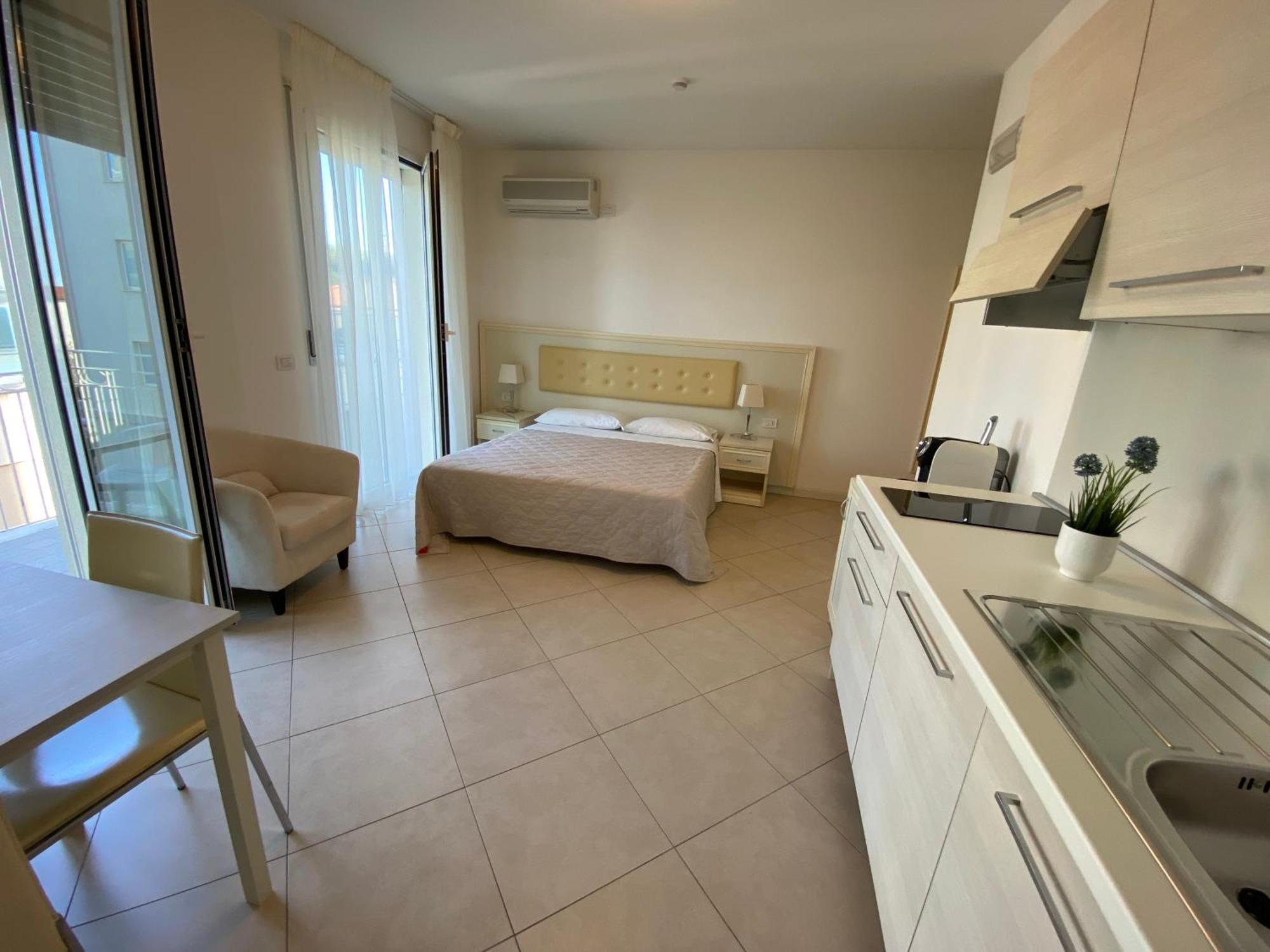 Residence Suite Smeraldo リッチョーネ エクステリア 写真