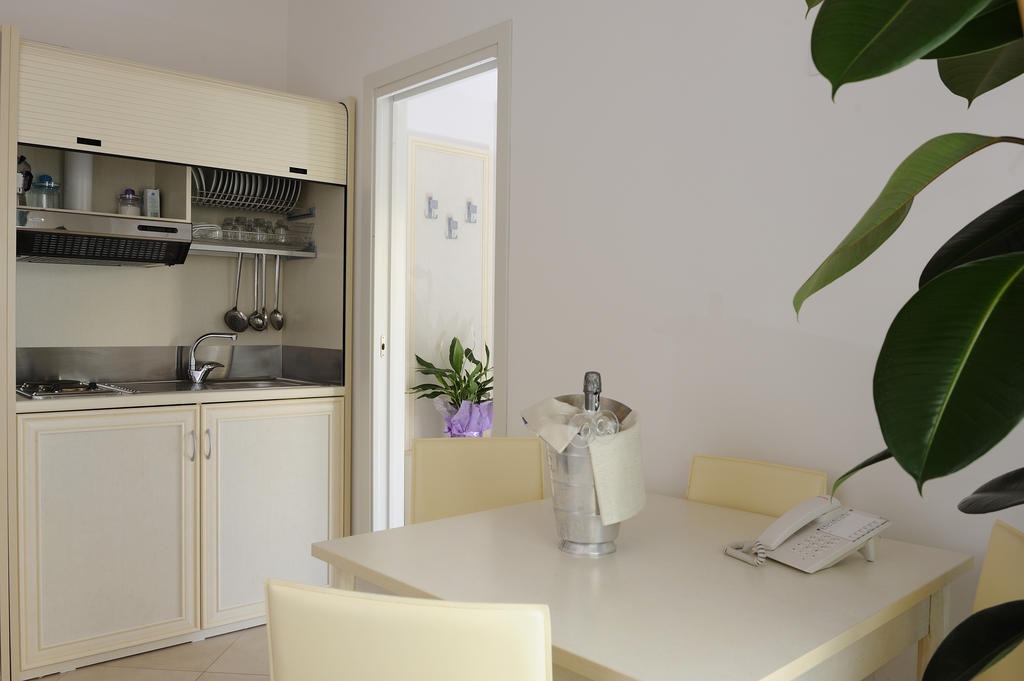 Residence Suite Smeraldo リッチョーネ 部屋 写真