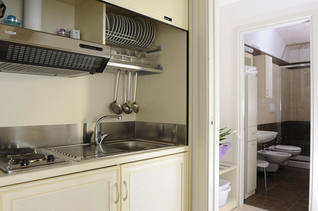 Residence Suite Smeraldo リッチョーネ 部屋 写真