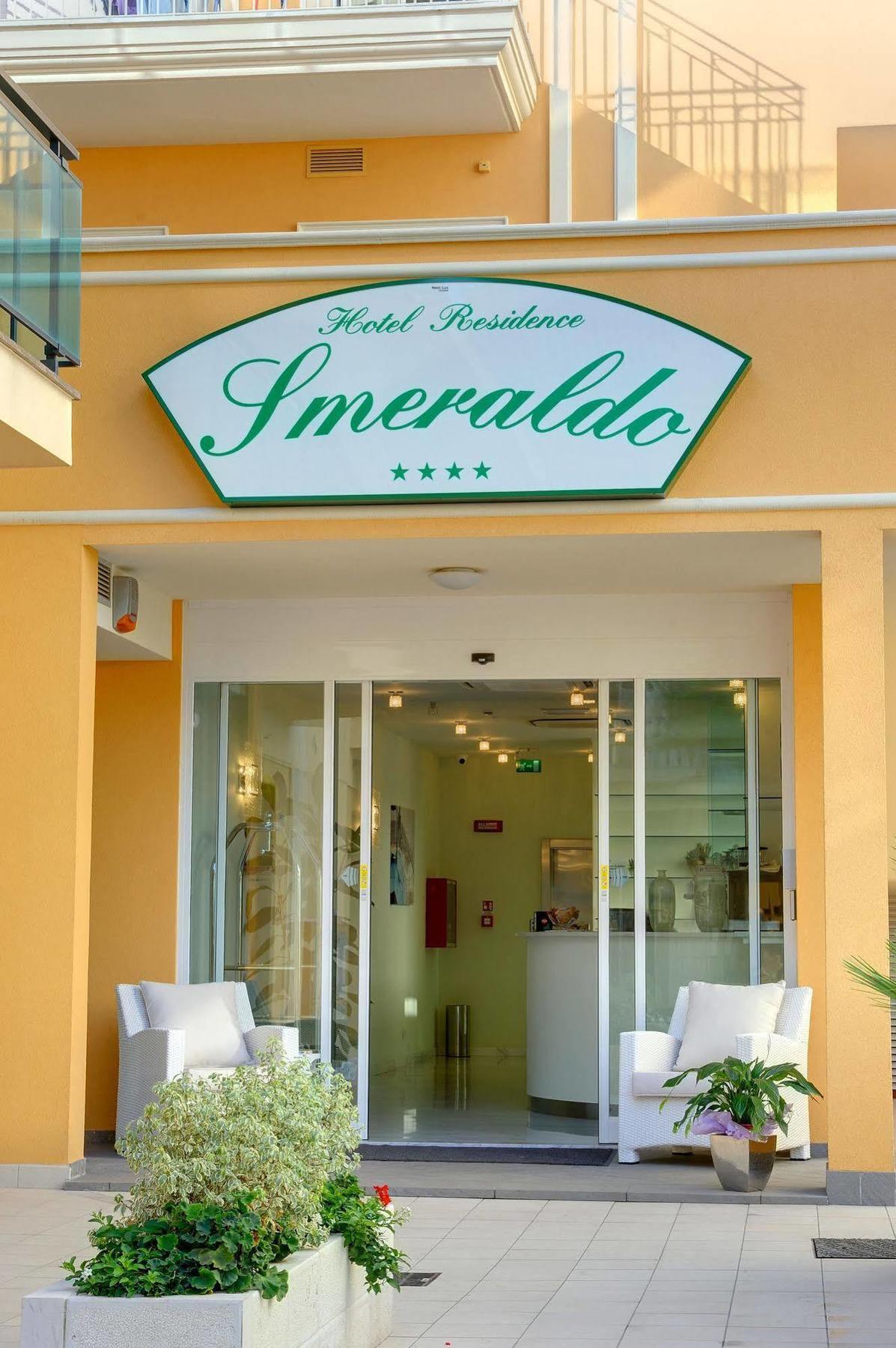 Residence Suite Smeraldo リッチョーネ エクステリア 写真