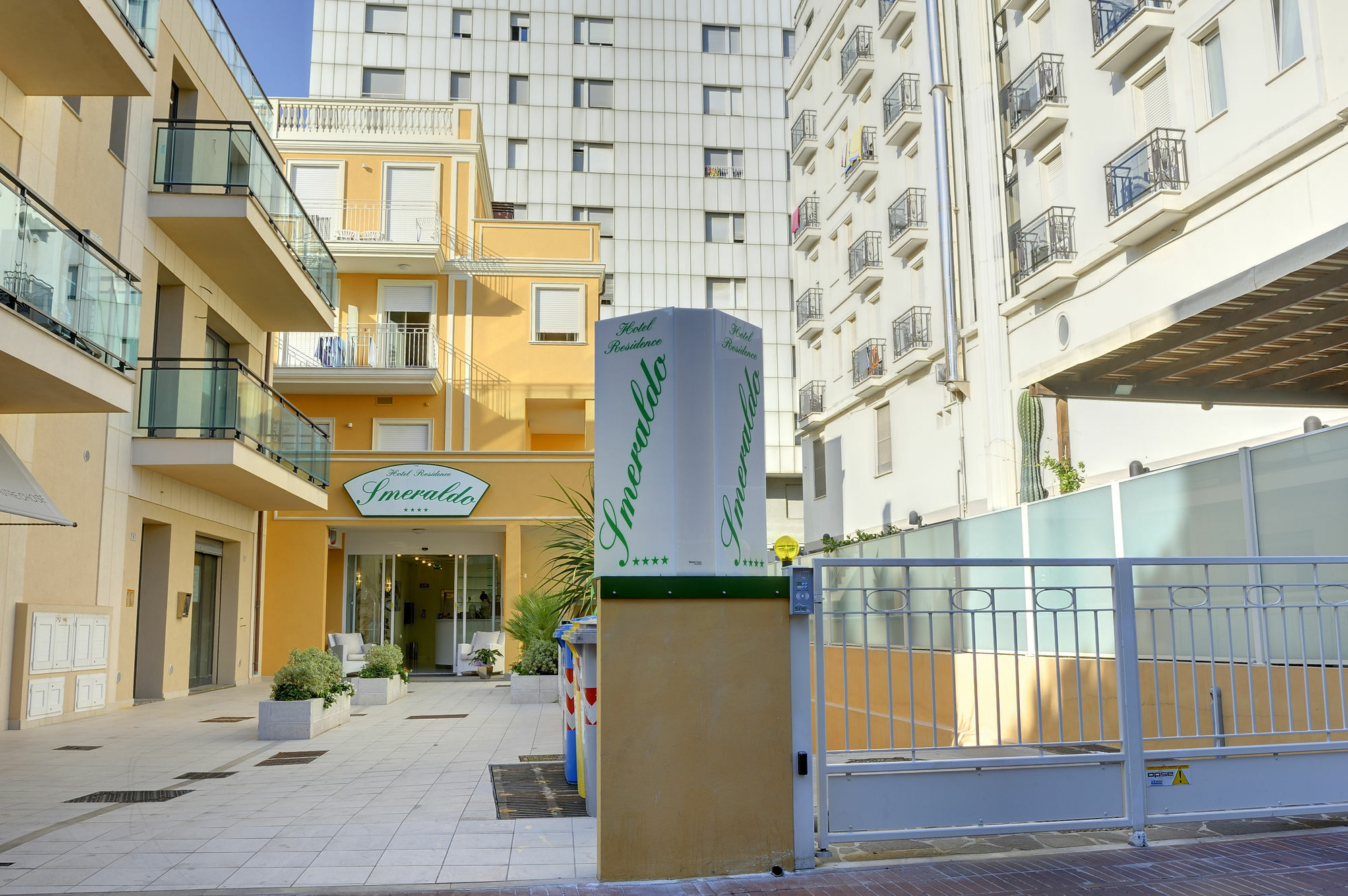 Residence Suite Smeraldo リッチョーネ エクステリア 写真